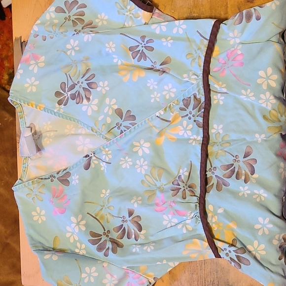 SB Scrubs Top Fitted Sz XS Floral - Picture 5 of 9